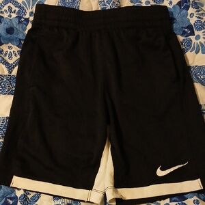 Nike Active Shorts Boys M